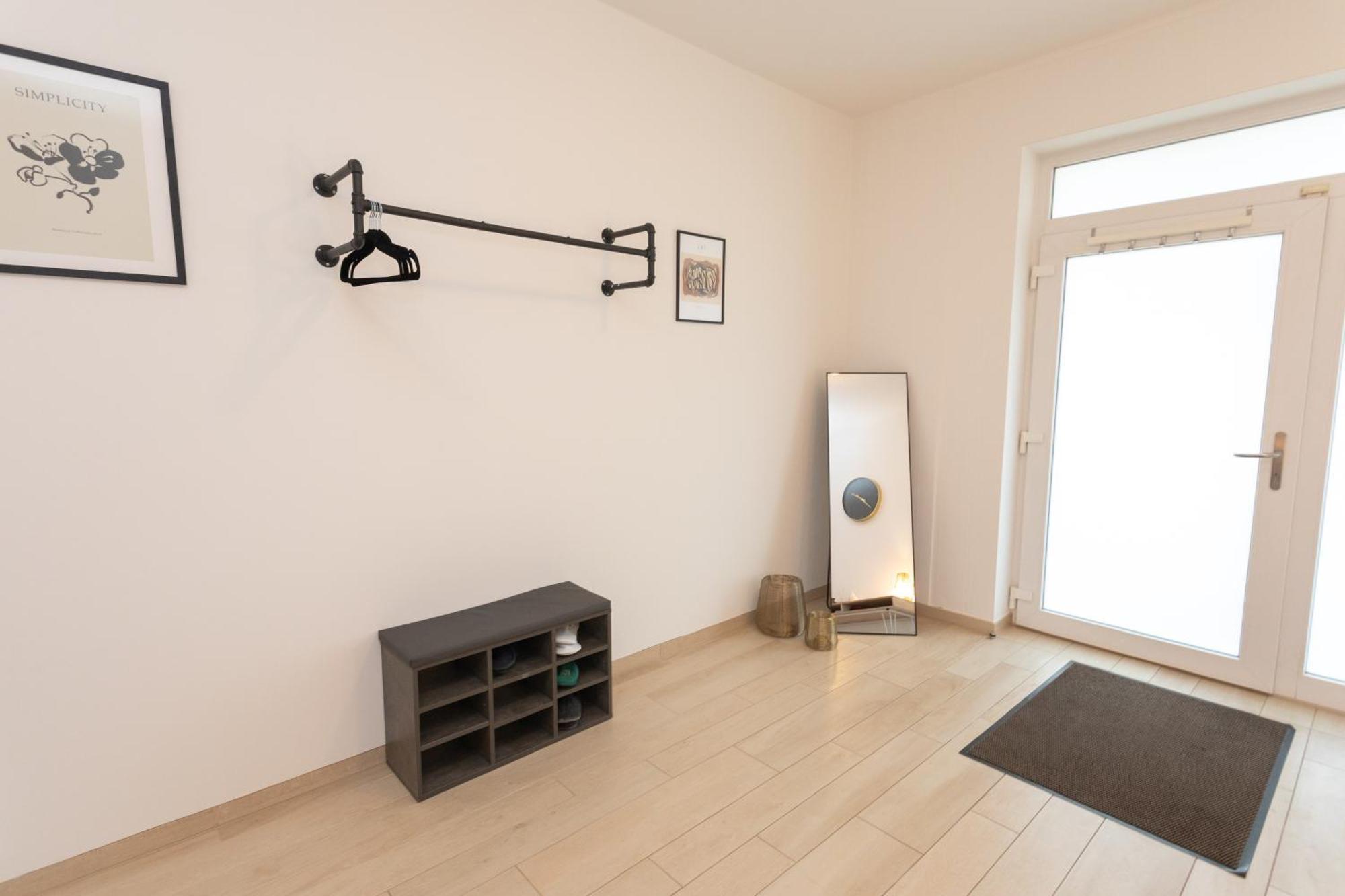 Stadthaus Mit 2 Schlafzimmern & Wohnzimmer Mit Kamin - Kostenloser Privat-Parkplatz Auf Dem Grundstueck Лейпциг Экстерьер фото