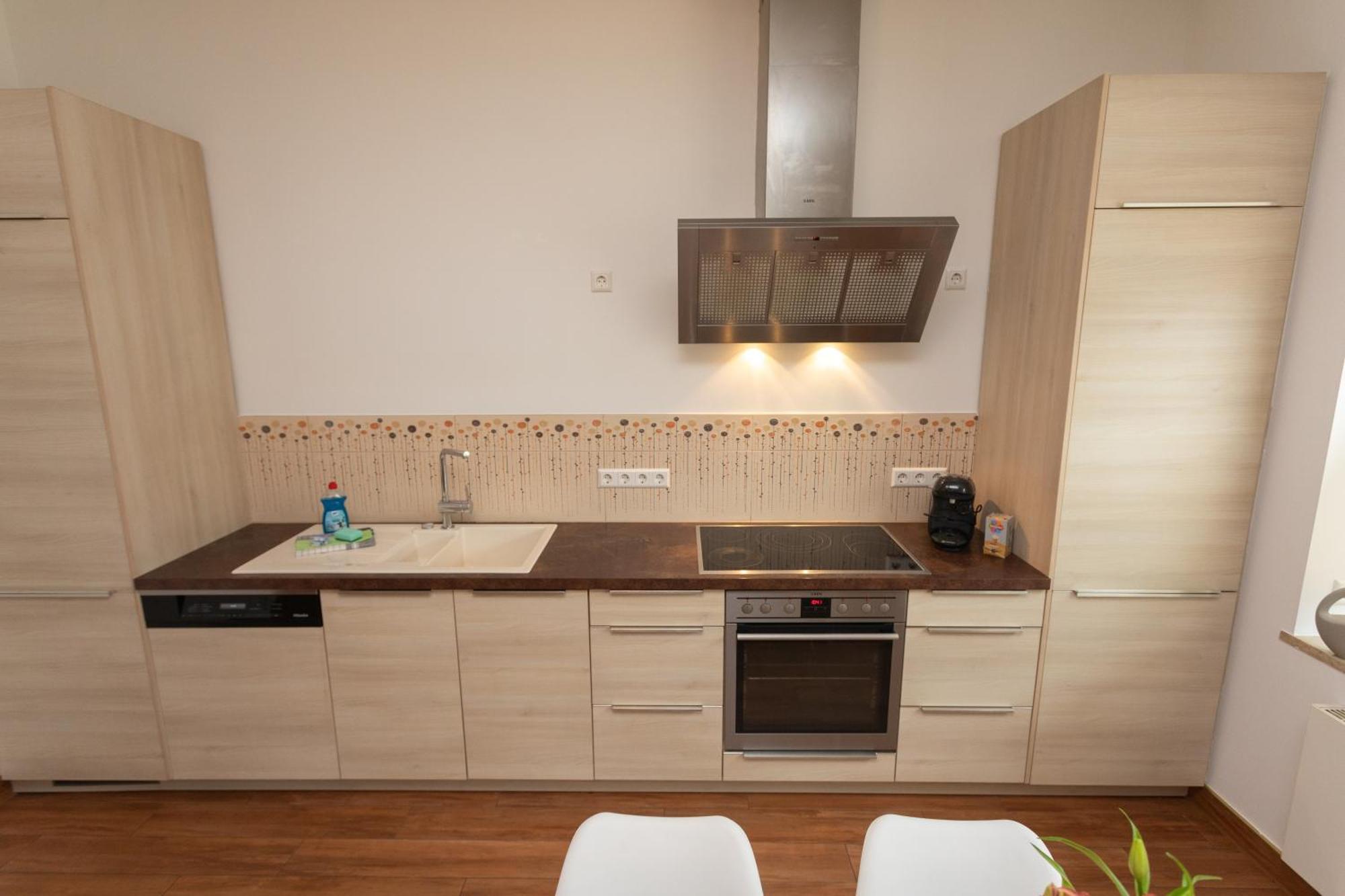Stadthaus Mit 2 Schlafzimmern & Wohnzimmer Mit Kamin - Kostenloser Privat-Parkplatz Auf Dem Grundstueck Лейпциг Экстерьер фото